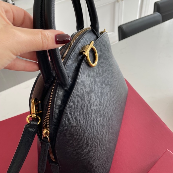 Salvatore Ferragamo bag - Picture 6 of 11